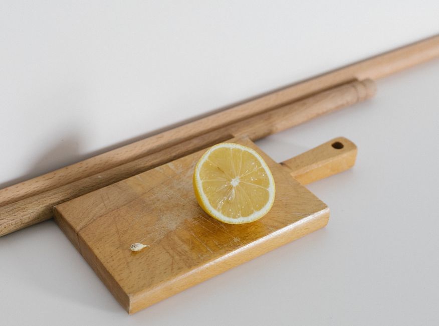 Natürliche Reinigungsmittel DIY: Selbermachen oder Fachbetrieb beauftragen? Der Kostenvergleich